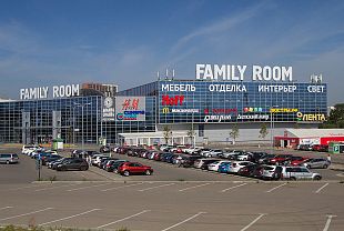 OUTLET в FAMILY ROOM